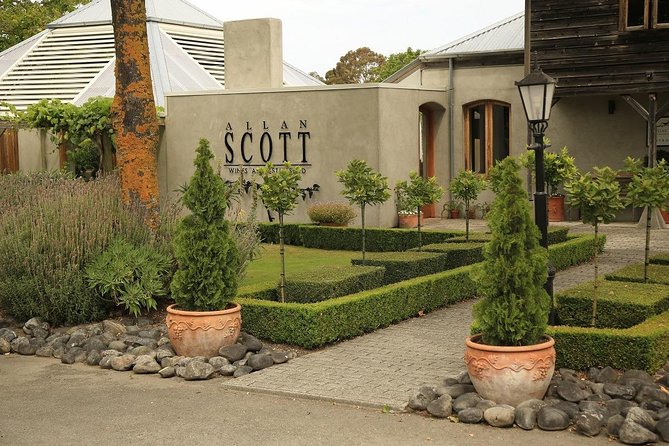 Hop on Hop off Wine Tours Marlborough - Lunch stops that feel worth the time, from Saint Clair to the Hunters