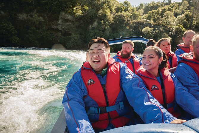 Hukafalls Jet Boat Ride in Taupo - Seating Tips: How to Choose Where You Want to Get Wet
