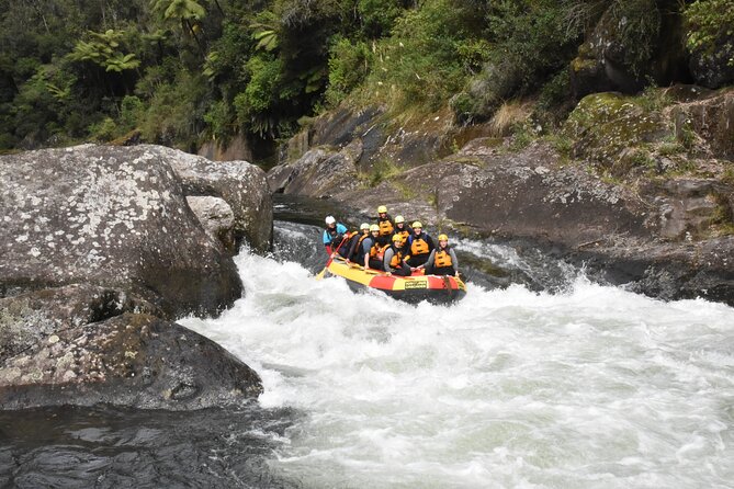 Kaituna Cascades - Grade 5 Wairoa River near Tauranga - Safety and guides: the crew makes the difference on Grade 5