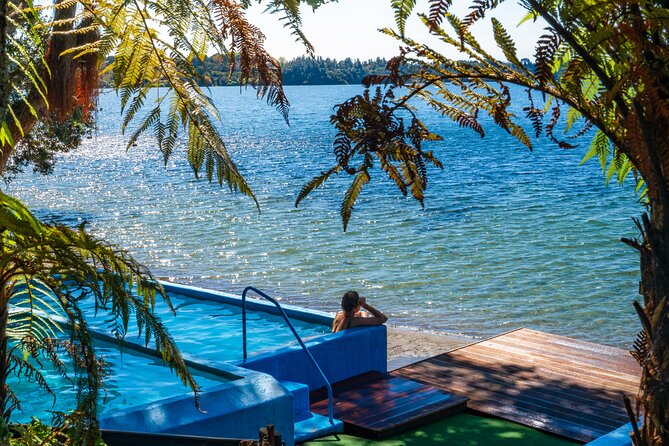 Katoa Jet Boat & Lake Rotoiti Hot Pools - Katoa jet boat thrills on Lake Rotorua and the Ohau Channel