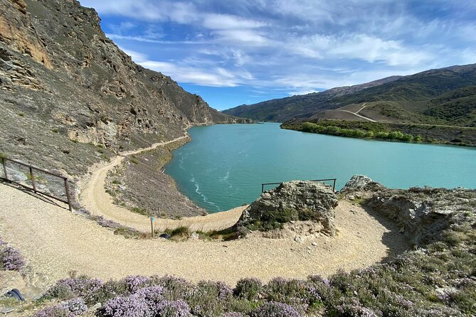 Lake Dunstan Discovery Day Tour by eBike with Shuttle - Bannockburn Stop: Vineyards, Farming, and a Break in the Action