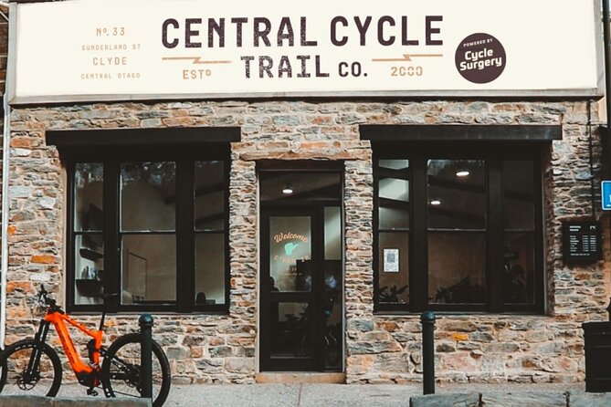 Lake Dunstan E-Bike Trail Adventure - Pedal with a Plan: E-bike Gear, Helmet Comfort, and the Central Cycle Trail App