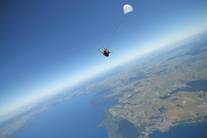 Lake Taupo 12,000-Foot Tandem Skydiving - Tongariro National Park views: what to watch for from above