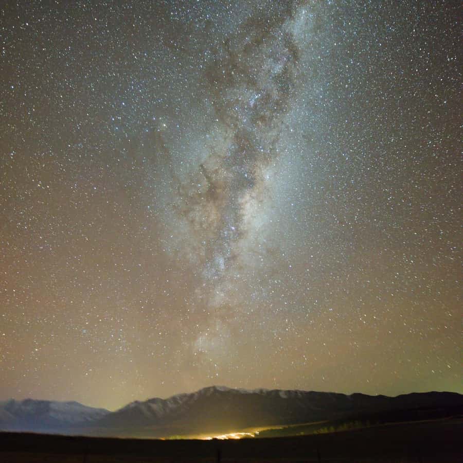 Lake Tekapo: Alpine Stargazing Experience with a Guide - Meeting at Silver River Stargazing, then getting ready for cold, dark air