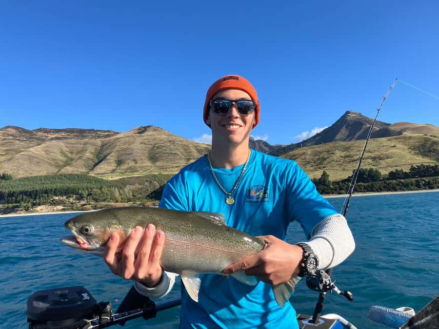 Lake Wakatipu: 3 Hour Fishing Adventure by Boat - Lake Wakatipu in 3 Hours: why this timing works
