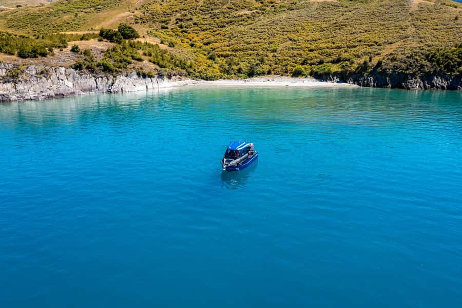 Lake Wakatipu: 3 Hour Fishing Adventure by Boat - Downriggers, trout and salmon: how the fishing is set up