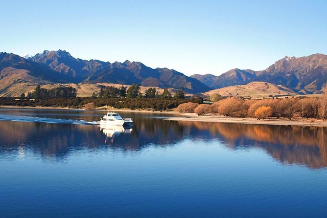 Lake Wanaka 1-Hour Cruise Including Wine and Cheese - Lone Tree sunset views, plus how to get good photos