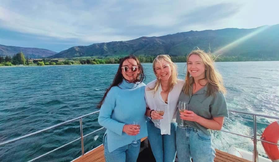 Lake Wanaka Happy Hour Cruise - Included wine, beer, or soft drink, plus how extra drinks change the budget