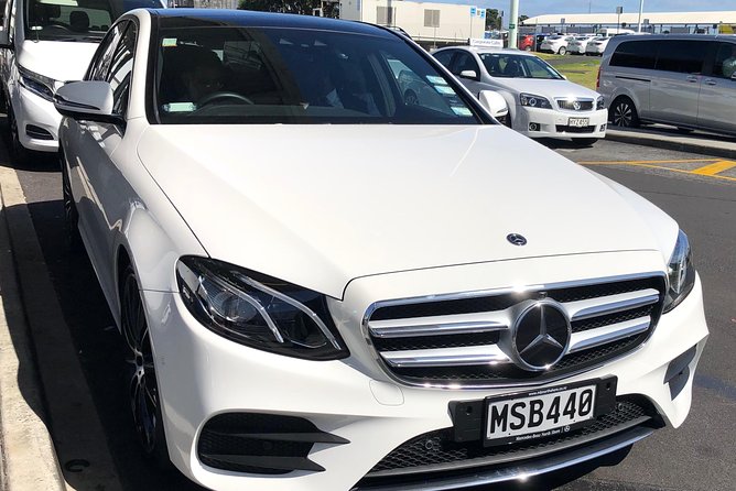 Luxury Airport transfers in Auckland - What the 1-Hour Ride Feels Like (and What It Usually Means for You)