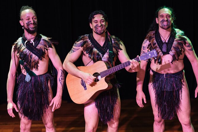 Māori Cultural Experience & Auckland Museum General Admission - Poi and waiata: the fast pathway to understanding