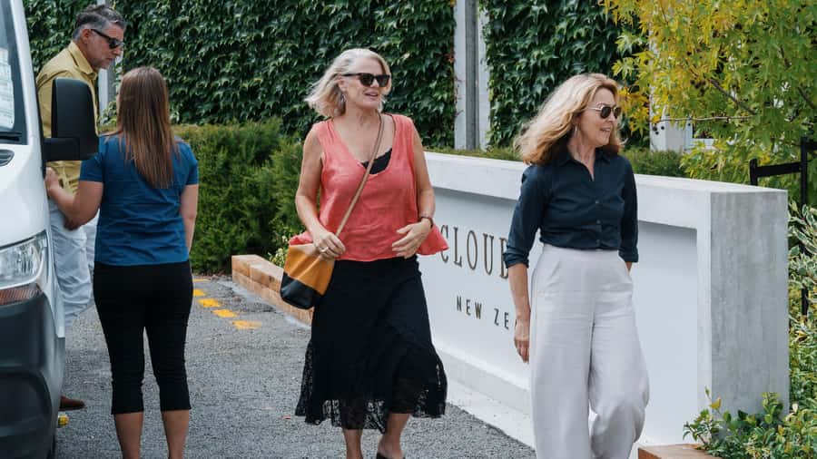 Marlborough: Full-Day Wine and Seafood Tour with Cruise - Onboard comfort: bar service, jacket advice, and viewing strategy