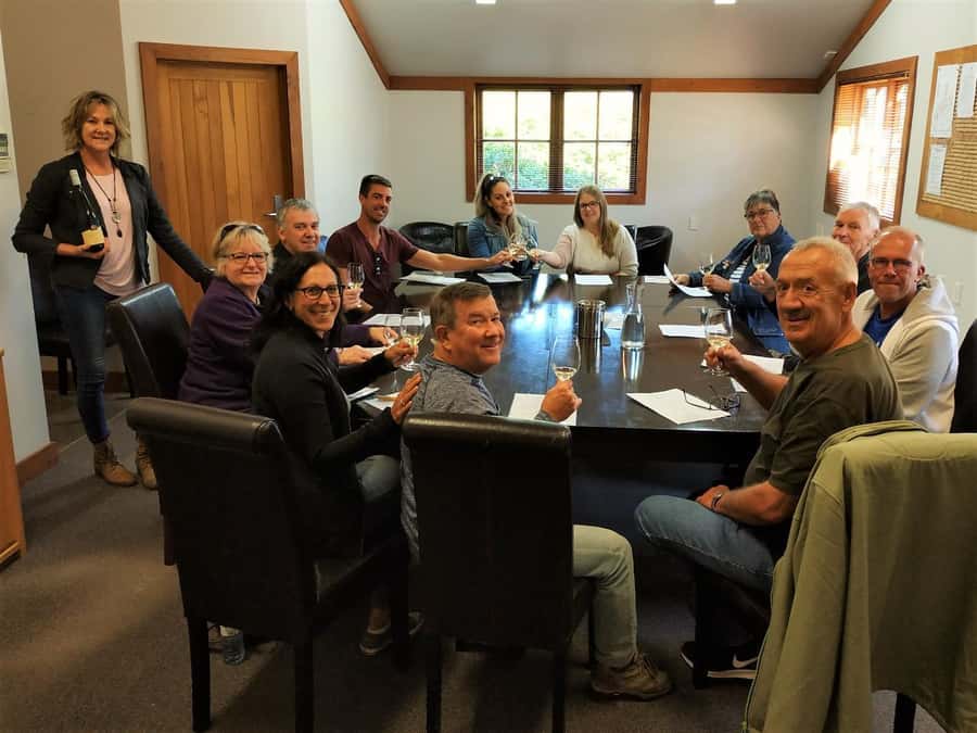 Marlborough: Half Day Blenheim Wine Tour - Eating & Sipping - The small van makes the difference