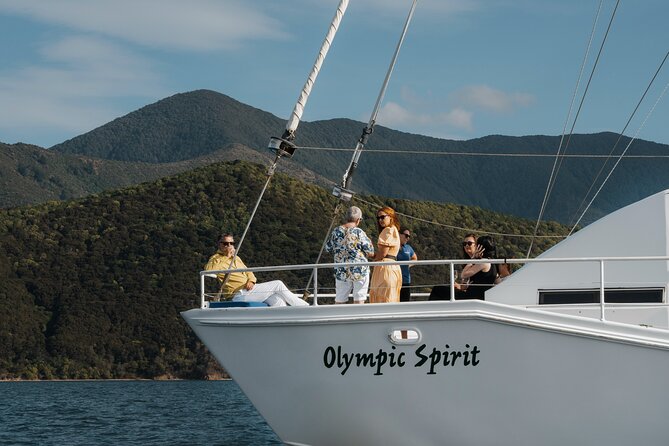 Marlborough Sounds Greenshell Mussel Tasting Cruise - Greenshell mussels and salmon tasting, served while you cruise