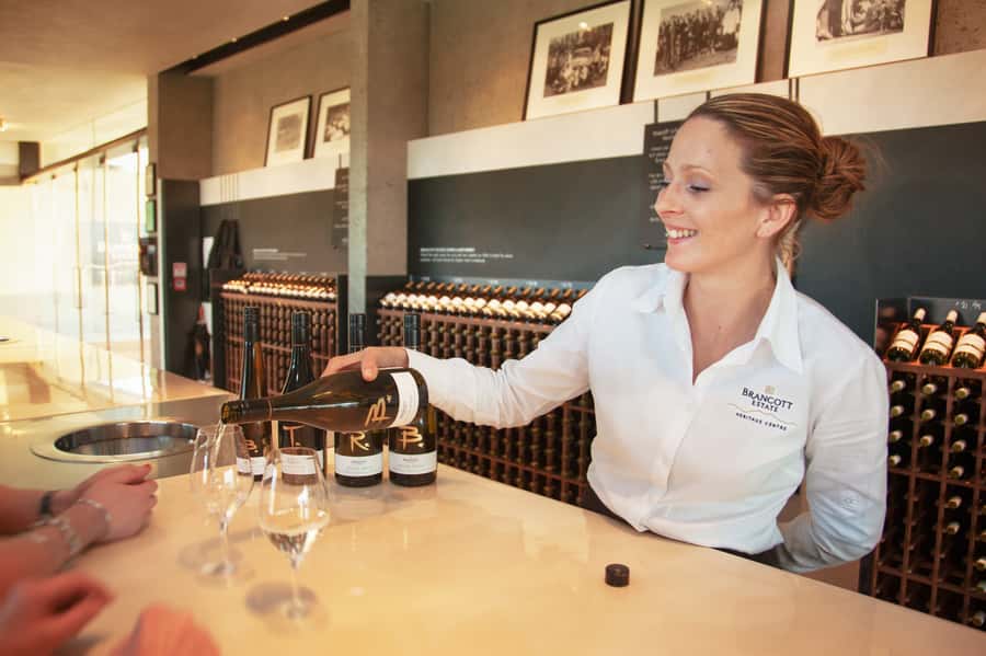 Marlborough: Wineries Visit with Tastings and 2-Course Lunch - Lunch break: your 2-course set menu and how it changes the day