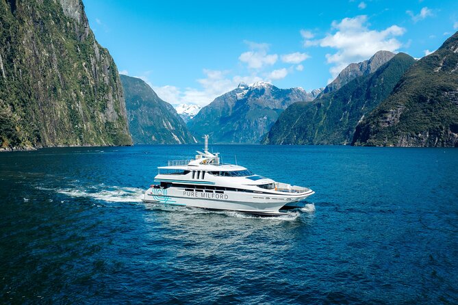 Milford Sound Cruise - From Fiordland to the Tasman Sea: How the Cruise Route Works