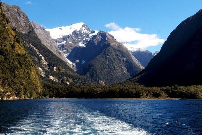 Milford Sound Day Tour from Queenstown - Group size, time on the road, and how the pace feels in real life