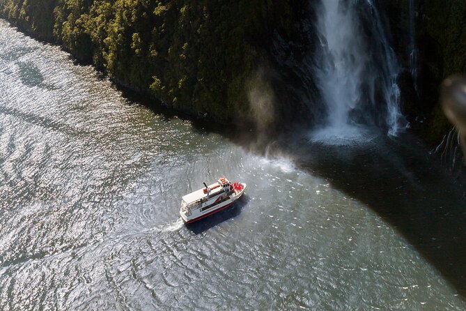 Milford Sound Extended Cruise with Southern Discoveries - A stop-by-stop route you can actually picture