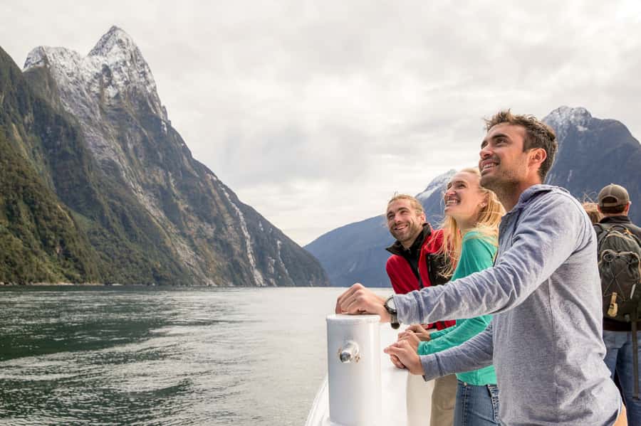 Milford Sound: Nature Cruise - Grand Views & Optional Lunch - Live English narration and the multilingual app for eight languages