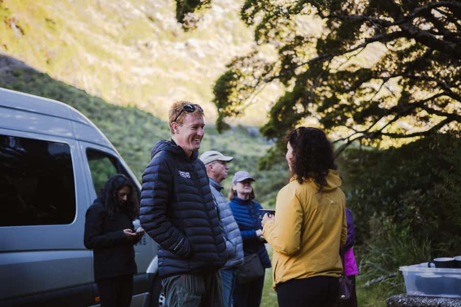 Milford Sound: Small-Group Tour from Te Anau - Morning tea and packed lunch: what you get, and why it matters