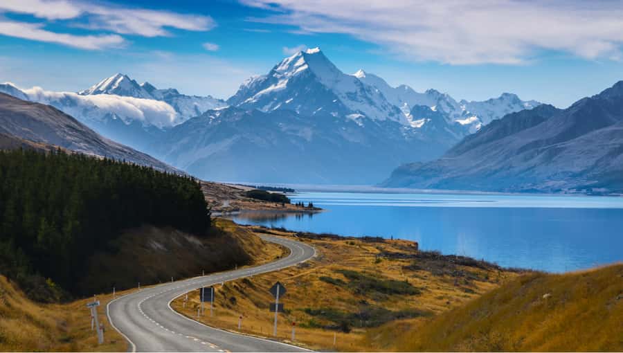 Mount Cook Full-Day Tour: Queenstown to Christchurch - Omarama break and the Lindis Pass corridor