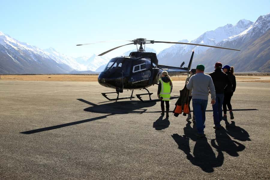 Mount Cook: Scenic Helicopter Flight with Alpine Landing - Pilot commentary that turns views into a story