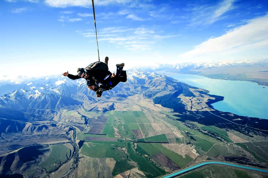 Mount Cook: Tandem Skydive Experience - From Pukaki-Twizel Airport to the Clouds