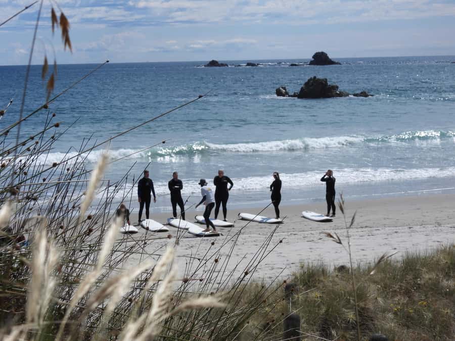 Mount Maunganui: Group Beginner Surf Lesson - Safety Briefing and Surf Etiquette That Actually Keeps You Confident