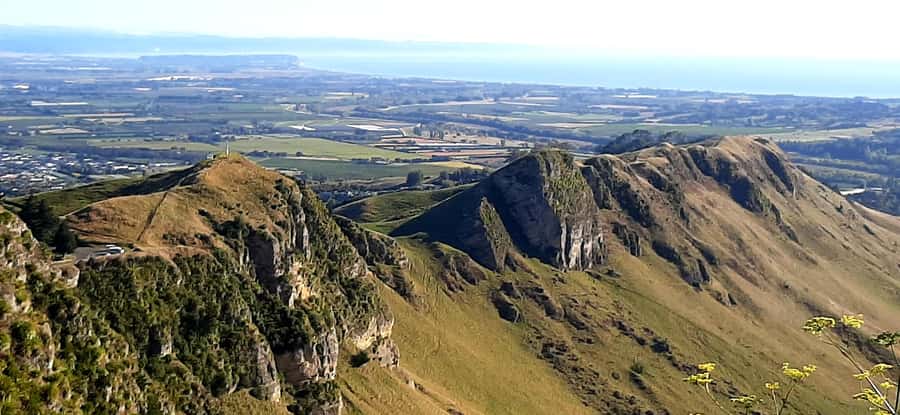 Napier: Art-Deco + Te Mata Peak+ Garden Walk + Wine Tasting - Why Napier’s Art-Deco plus Te Mata Peak works so well