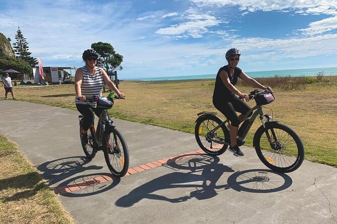 Napier: Cycle to Wineries - Half Day, self-guided - Pick your route: Taradale loop options vs Cape Kidnappers coastal trails