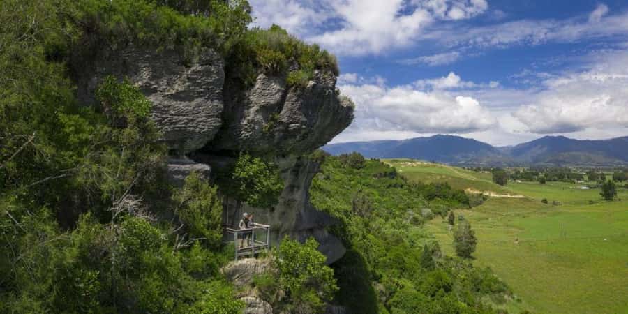 Nelson: Golden Bay in a Day Tour - Abel Tasman Memorial: history plus bay views
