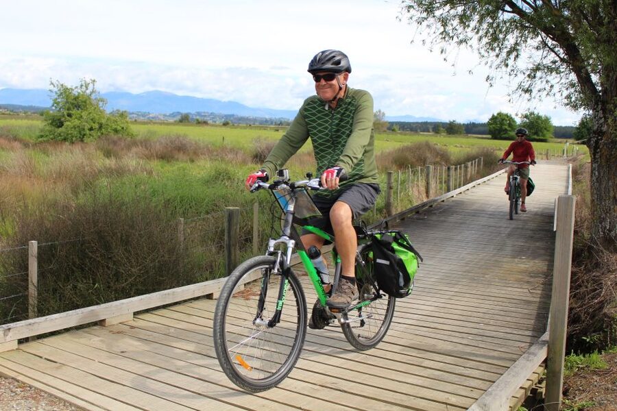 Nelson: Self-Guided Tunnel to Town Cycling Tour via Mapua - Richmond To Mapua: Waimea Estuary Boardwalks and Kotuku Chances