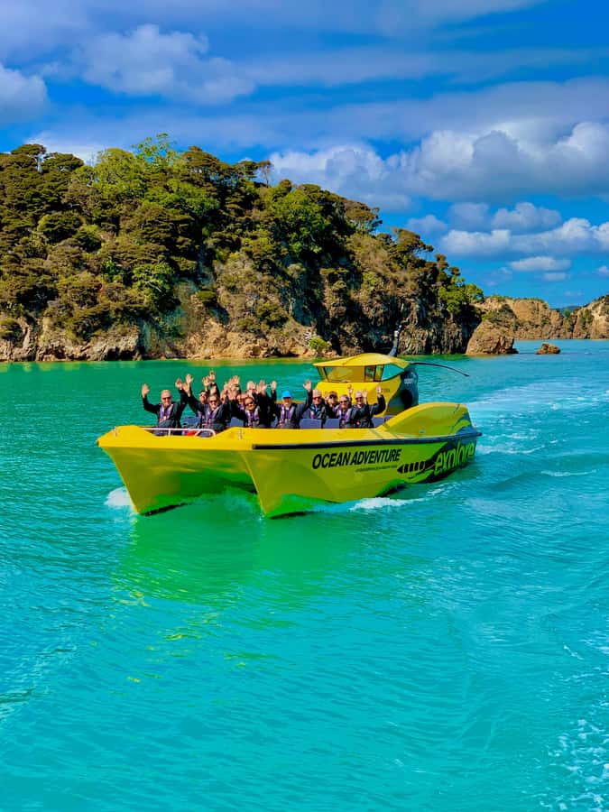 Paihia: Hole in the Rock Fast Boat Ocean Adventure - Hole in the Rock and Cathedral Cave, When Conditions Behave