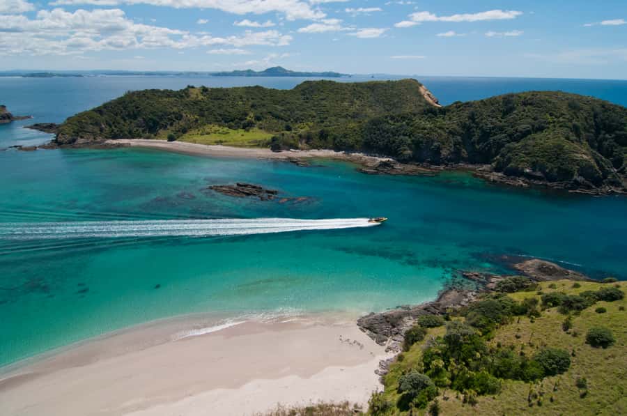 Paihia: Hole in the Rock Fast Boat Ocean Adventure - Live Skipper Stories: What You’ll Actually Hear on Board