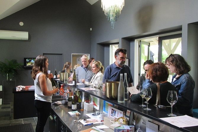 "Pinot to Palliser tour" - Guided tour to Cape Palliser vith lunch + winetasting - Price and value: what $201.69 really buys you