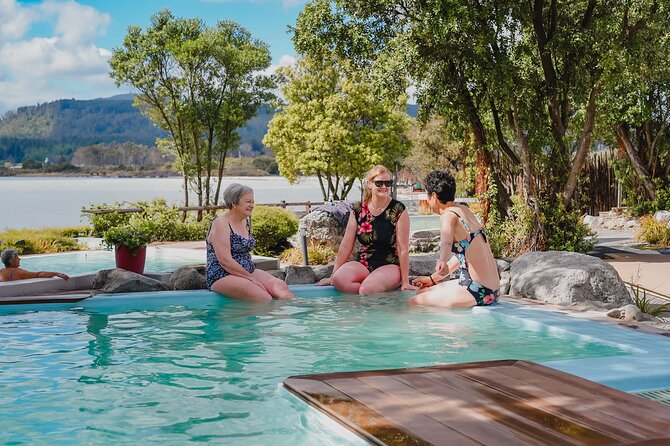 Polynesian Spa Rotorua: Pavilion (12+ yrs) Hot Pool Bathing - Entering the Pavilion area: calm vibe, practical setup