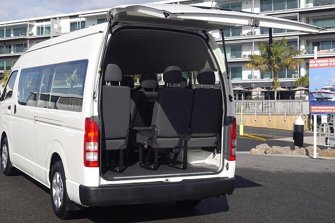 Private Auckland Airport Transfer to/from Auckland Hotels - Van - Where You’ll Meet, and Why the Name Board Matters