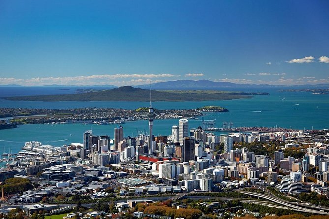 Private Auckland City Tour For Small Group in a luxury vehicle. - Mount Eden and the Auckland Domain Museum Stop