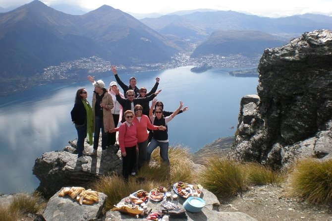 Private Champagne Picnic on a Peak with Helicopter Ride - The helicopter ride: 20 to 30 minutes of Southern Alps perspective