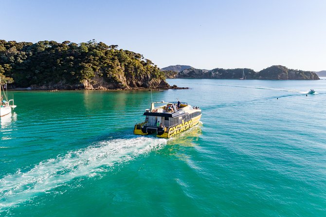 Private Charter Bay of Islands - Stop 2: The Bay of Islands Island Stop-Over for Exploring and Snorkeling Time