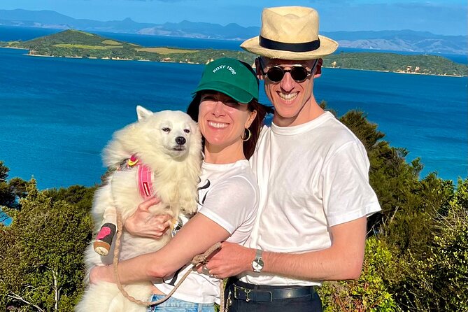 Private Dog Friendly Wine Tour with your Local Guide - Oneroa village first: coffee, shops, and a beach walk
