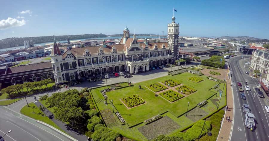 Private Dunedin City Highlights and Otago Peninsula Day Tour - Baldwin Street and Dunedin Railway Station, two very different kinds of history