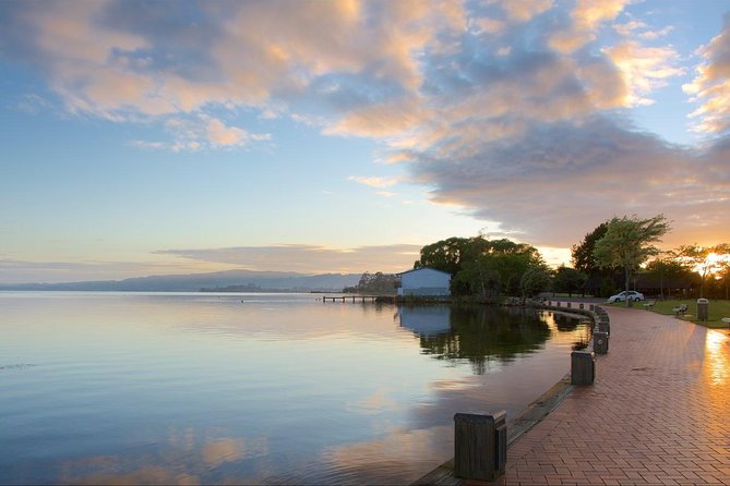 Private Full-Day Rotorua Tour from Auckland - Blue Lake Track and Lake Rotorua photo stop, quick and worthwhile