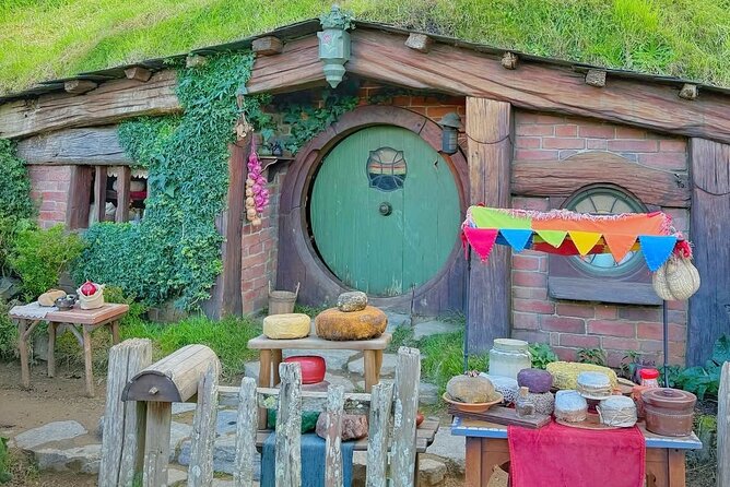 Private Hobbiton Movie Set and Rotorua Day Trip from Auckland - A 12-hour Auckland-to-Rotorua plan that still feels relaxed