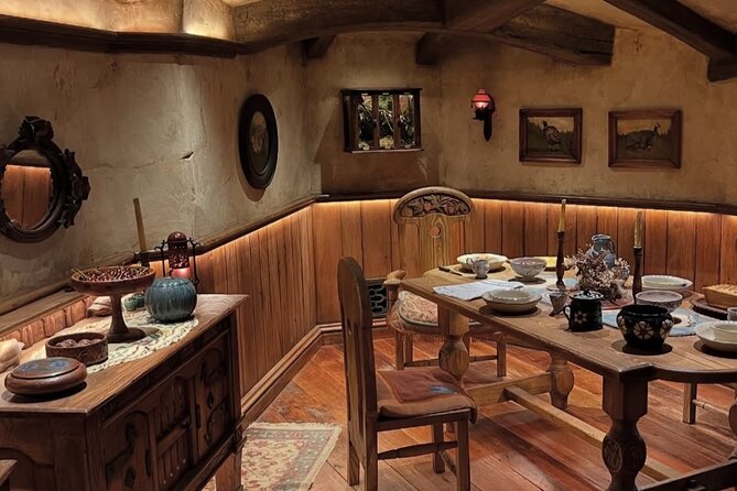 Private Hobbiton Movie Set and Rotorua Day Trip from Auckland - Lady Knox Geyser timing at Wai-O-Tapu, around 10:15 AM