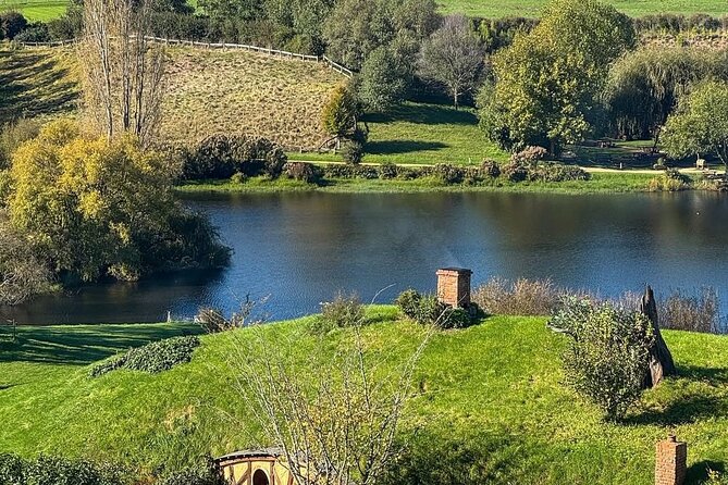Private Hobbiton Movie Set and Rotorua Day Trip from Auckland - Meals, pacing, and comfort on a full geothermal day
