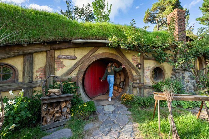 Private Journey to Middle-earth: Hobbiton Movie Set - Ex Auckland - Gift shop time, where souvenirs actually help