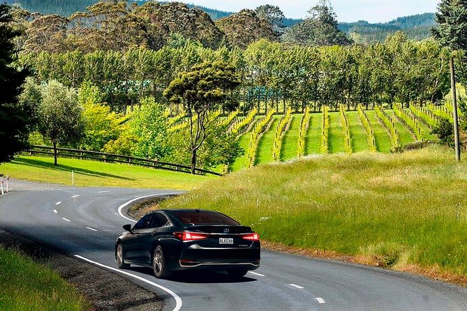 Private Luxury Airport Transfers in Auckland – Sedans & Vans - The ride to Auckland City: 50 minutes of comfort, not negotiation