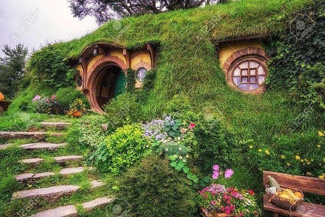 Private Luxury Tour to Hobbiton Movie Set & Waitimo Glowworm Cave - Key points I’d plan around