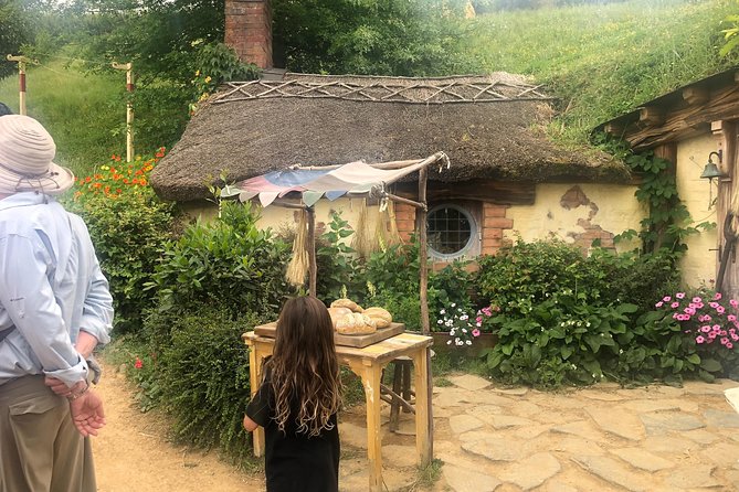 Private Luxury Tour to Hobbiton Movie Set & Waitimo Glowworm Cave - The 11-hour flow: why the day feels calm instead of frantic