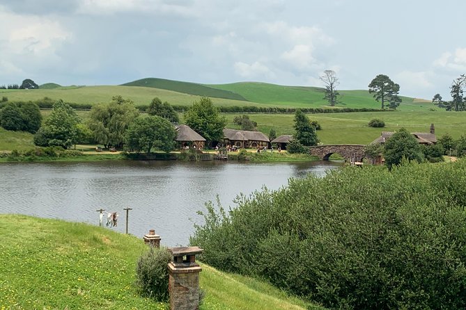 Private Luxury Tour to Hobbiton Movie Set & Waitimo Glowworm Cave - What’s included, and what it means for your budget